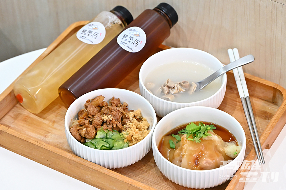 碧南庄肉圓專賣店賣的招牌肉圓、肉燥米糕、四神湯、養生冰糖銀耳、冬瓜海燕窩等,都是葉安祥從小吃到大的母親味道。(攝影/Carter) 碧南庄肉圓專賣店賣的招牌肉圓、肉燥米糕、四神湯、養生冰糖銀耳、冬瓜海燕窩等,都是葉安祥從小吃到大的母親味道。(攝影/Carter)