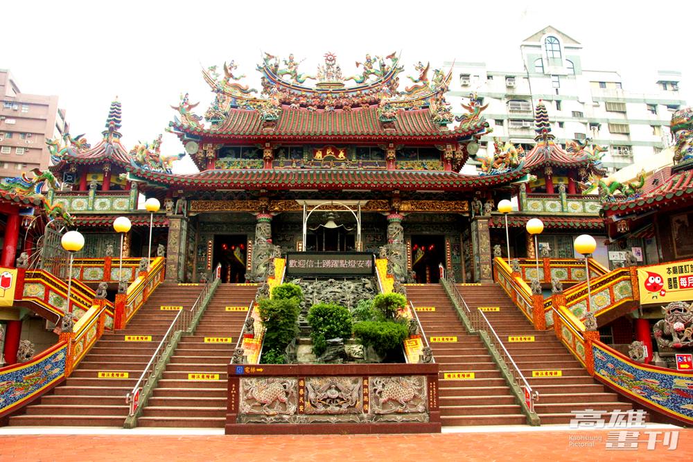 高雄市褒忠義民廟建築氣度恢弘，是客家族群信仰中心。(攝影/陳婷芳)