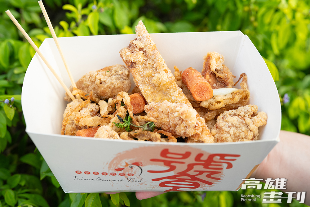 台式鹹酥雞選擇多樣、口味多變,素食者也都能放心開吃。(攝影/黃敬文) 台式鹹酥雞選擇多樣、口味多變,素食者也都能放心開吃。(攝影/黃敬文)