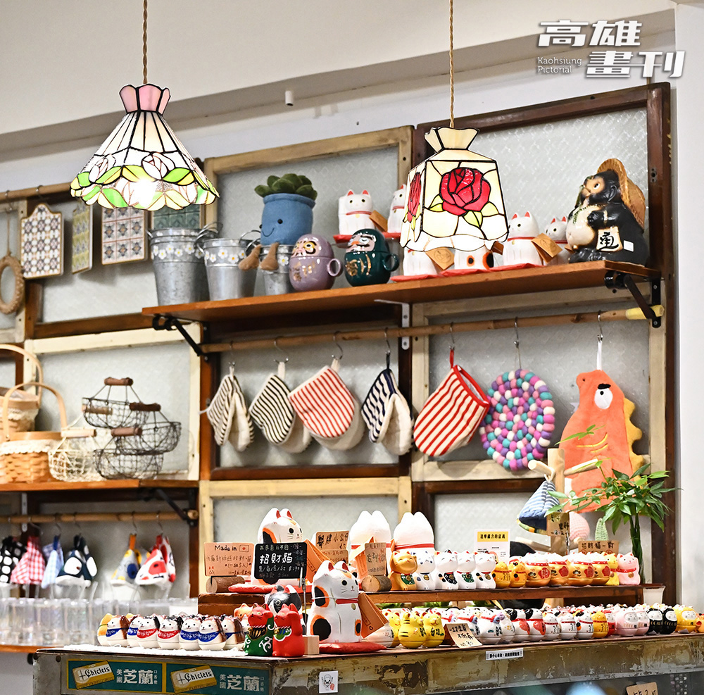 高雄店以仿舊木作重新打造老公寓，讓整家店洋溢著濃厚的復古氛圍。(攝影/Carter)