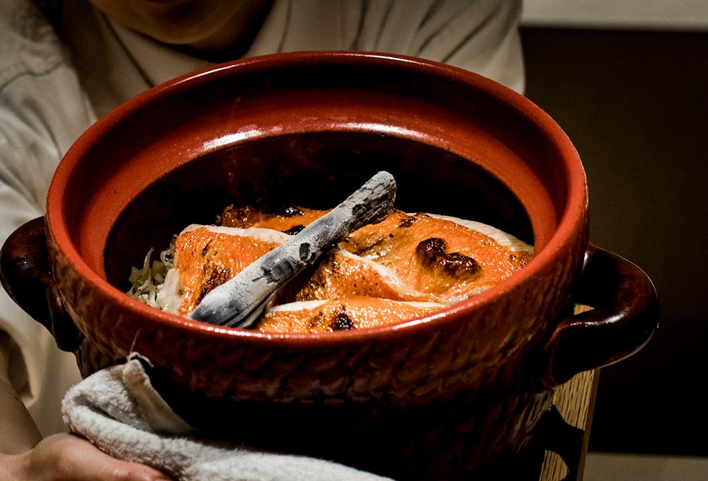「承SHO」的特色料理之一是「釜飯」,是一道日本傳統的季節料理。(圖片提供/承SHO) 「承SHO」的特色料理之一是「釜飯」,是一道日本傳統的季節料理。(圖片提供/承SHO)