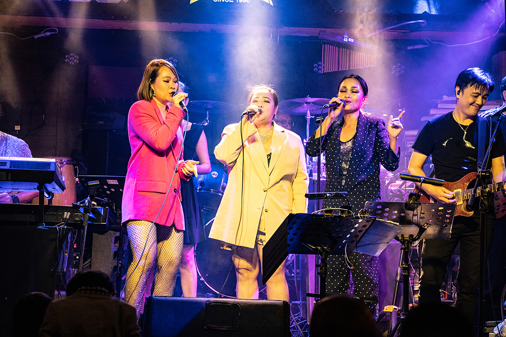 藍色狂想音樂餐廳開業至今33年,每天都有Live音樂表演,依舊吸引每個世代的音樂人和樂迷。(圖片提供/藍色狂想音樂餐廳) 藍色狂想音樂餐廳開業至今33年,每天都有Live音樂表演,依舊吸引每個世代的音樂人和樂迷。(圖片提供/藍色狂想音樂餐廳)
