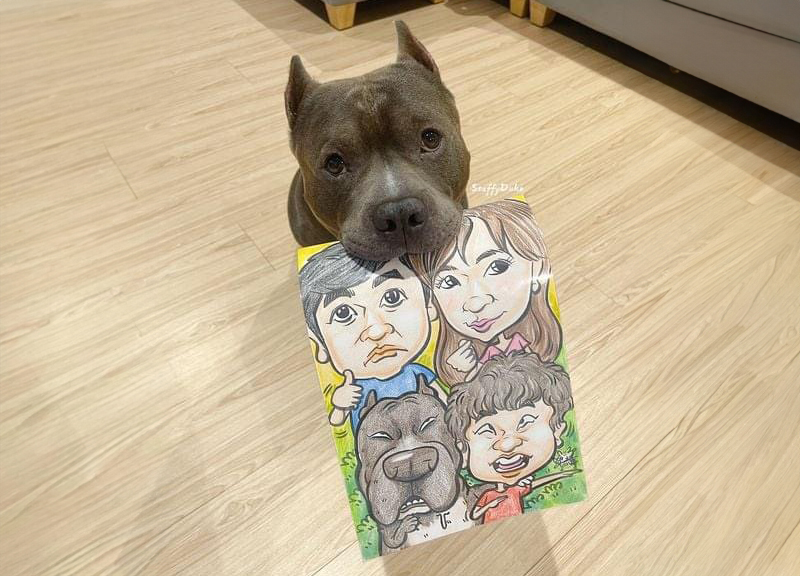 一家人與毛小孩變身畫紙上Q版角色，成為粉絲珍藏作品。(圖片提供/0.5mm謝閔堯)