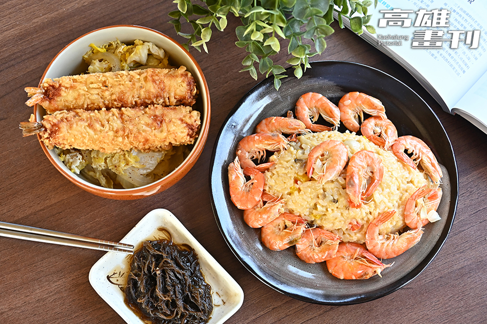 無論是海味炸物、名廚聯名料理,餘香咖啡夥伴透過自家食材研發出美味料理,吸引顧客駐足消費。(攝影/Carter) 無論是海味炸物、名廚聯名料理,餘香咖啡夥伴透過自家食材研發出美味料理,吸引顧客駐足消費。(攝影/Carter)