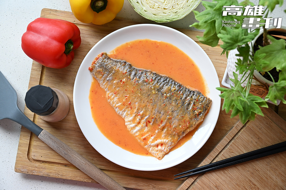 加熱即食的舒肥鱸魚料理共有薑絲鹽焗、破布子、越式酸辣及泰式檸檬等4種口味，是零廚藝的好幫手。(攝影/Carter)