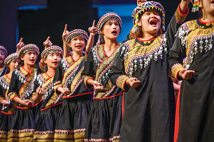 Photo courtesy of Nibun Chorus