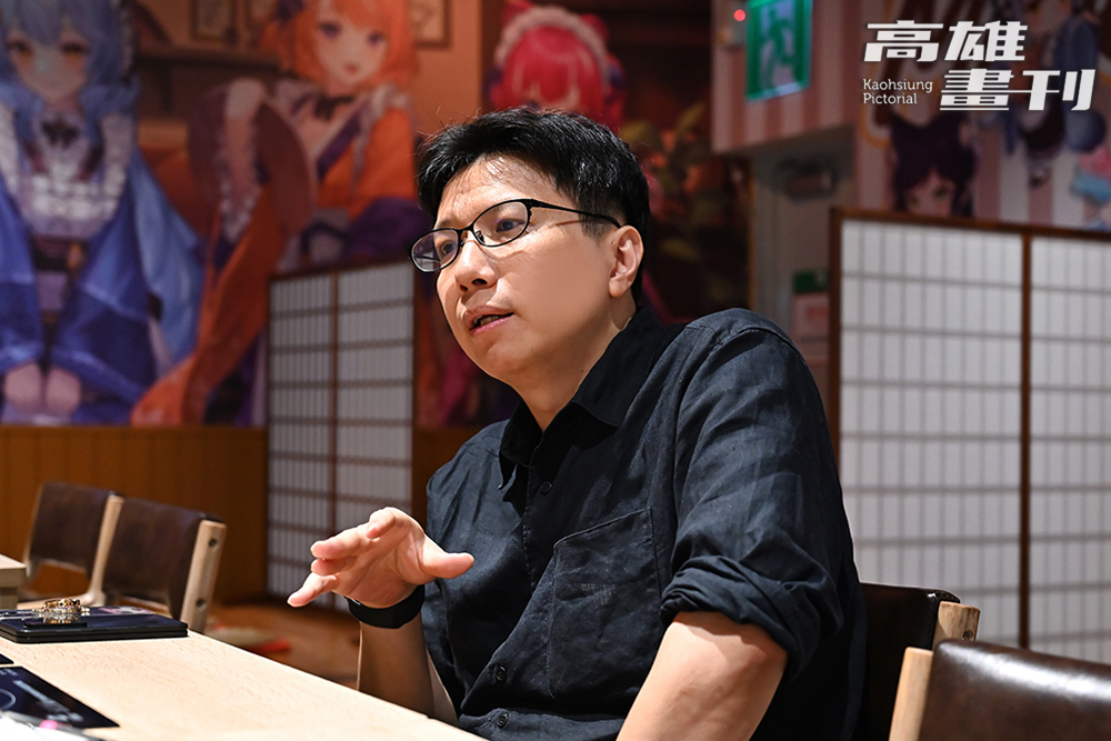 鄭傑中是知名動漫餐飲公司「月讀館TUKUYOMI」創辦人,在台灣及日本都有店點。(攝影/Cartar) 鄭傑中是知名動漫餐飲公司「月讀館TUKUYOMI」創辦人,在台灣及日本都有店點。(攝影/Cartar)