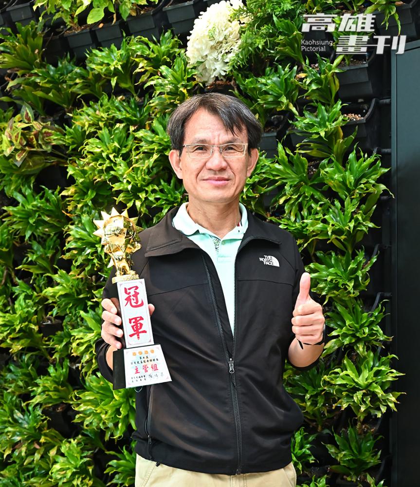 日月光資深副總洪松井分享,日月光去年拿下高雄愛河龍舟賽企業組第一名、龍舟拔河混合組第一名,以及競技龍舟公開組第三名佳績,今年以三金為目標積極備戰。(攝影/Carter) 日月光資深副總洪松井分享,日月光去年拿下高雄愛河龍舟賽企業組第一名、龍舟拔河混合組第一名,以及競技龍舟公開組第三名佳績,今年以三金為目標積極備戰。(攝影/Carter)