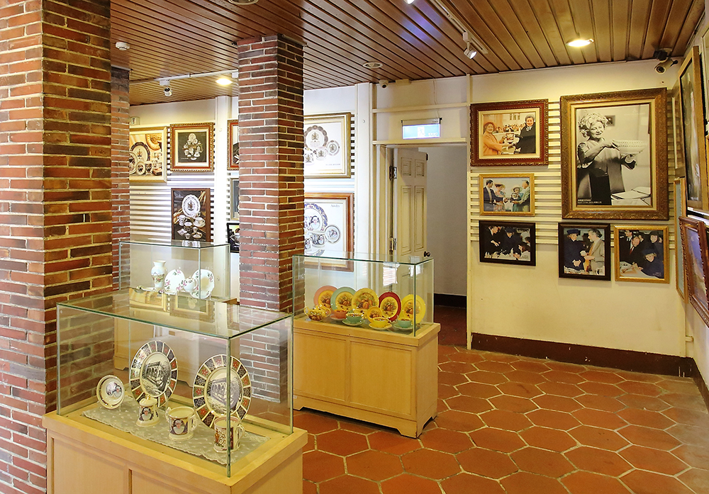 英國領事館內展覽出相當多文物。 英國領事館內展覽出相當多文物。