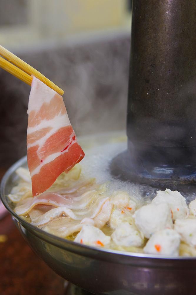左營中正堂的劉家酸菜白肉火鍋。