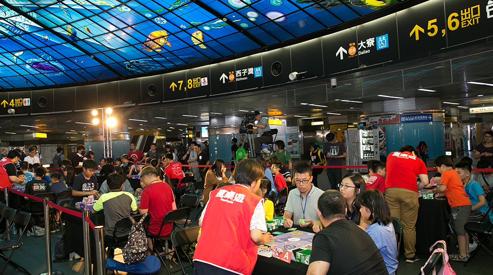 樂高雄桌遊爭霸賽。 樂高雄桌遊爭霸賽。
