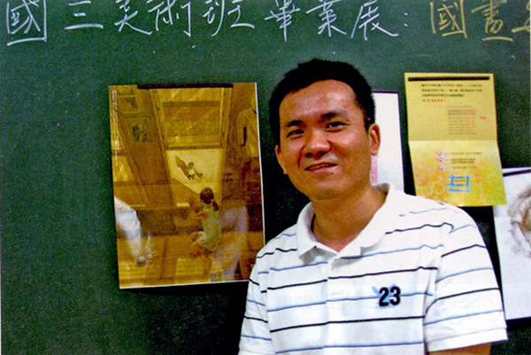 在道明中學任教的蔡達源的創作理念是，「能感動自己，才能感動別人」。( 圖/ 何沛霖攝影 )