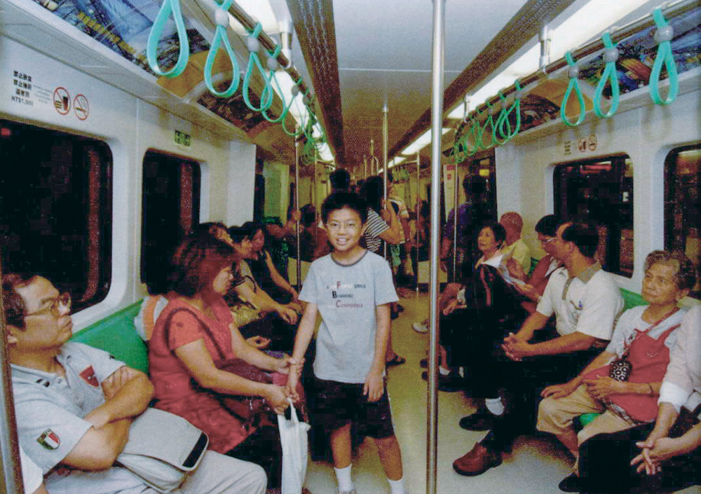 橘線通車高雄市民的行動更便利了。(圖/鮑忠暉攝) 橘線通車高雄市民的行動更便利了。(圖/鮑忠暉攝)