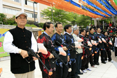 開幕來賓也組隊下場進行友誼賽。(圖/胡靖宇攝) 開幕來賓也組隊下場進行友誼賽。(圖/胡靖宇攝)