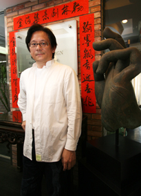 林宏澤建議年輕設計師或是設計科系的同學,用一種健康的心態去積極參與比賽、參與社團。(圖/黃昱貴攝) 林宏澤建議年輕設計師或是設計科系的同學,用一種健康的心態去積極參與比賽、參與社團。(圖/黃昱貴攝)