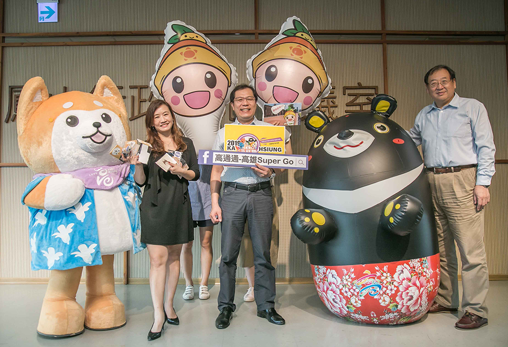 吉祥物家長們親自站台賣萌。 吉祥物家長們親自站台賣萌。