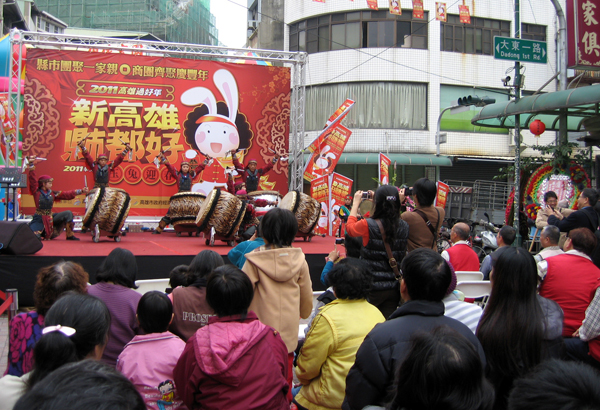 鳳山家具街年味十足。(圖/高雄市政府經濟發展局提供) 鳳山家具街年味十足。(圖/高雄市政府經濟發展局提供)