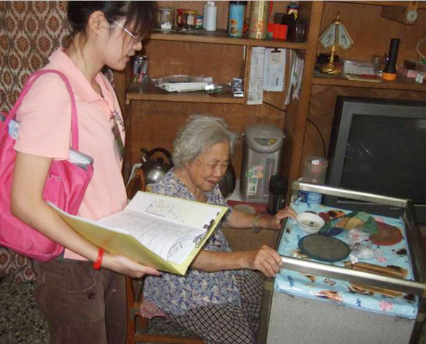 社會局開辦居家服務,讓長者在家也能受到良好照顧。(圖/高雄市政府社會局 提供) 社會局開辦居家服務,讓長者在家也能受到良好照顧。(圖/高雄市政府社會局 提供)