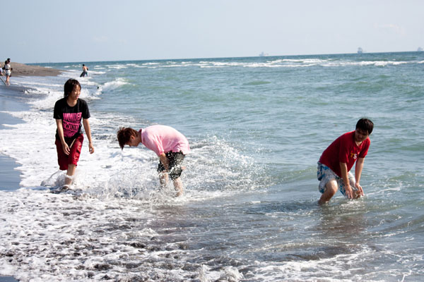 高雄人在親近與認識海洋中,拉近與海的距離。(圖/sun lin 攝) 高雄人在親近與認識海洋中,拉近與海的距離。(圖/sun lin 攝)