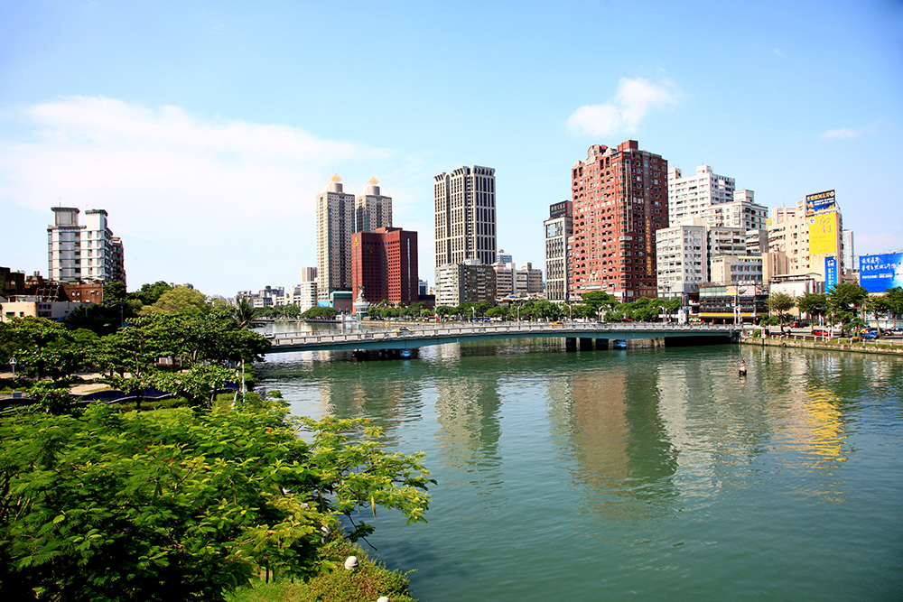 愛河是水岸綠帶、生態廊道。 愛河是水岸綠帶、生態廊道。