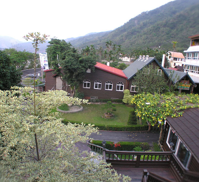 六龜的不老溫泉渡假村坐擁山林美景。(圖∕不老溫泉渡假村 提供) 六龜的不老溫泉渡假村坐擁山林美景。(圖∕不老溫泉渡假村 提供)