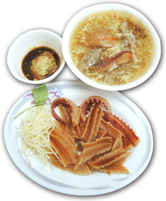 令人懷念的魷魚肉焿與燙魷魚。(圖∕徐世雄 攝) 令人懷念的魷魚肉焿與燙魷魚。(圖∕徐世雄 攝)