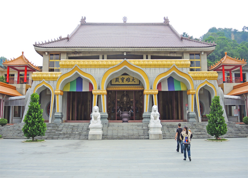 觀音山的大覺寺吸引不少遊客前往禮佛。(圖∕徐世雄 攝) 觀音山的大覺寺吸引不少遊客前往禮佛。(圖∕徐世雄 攝)