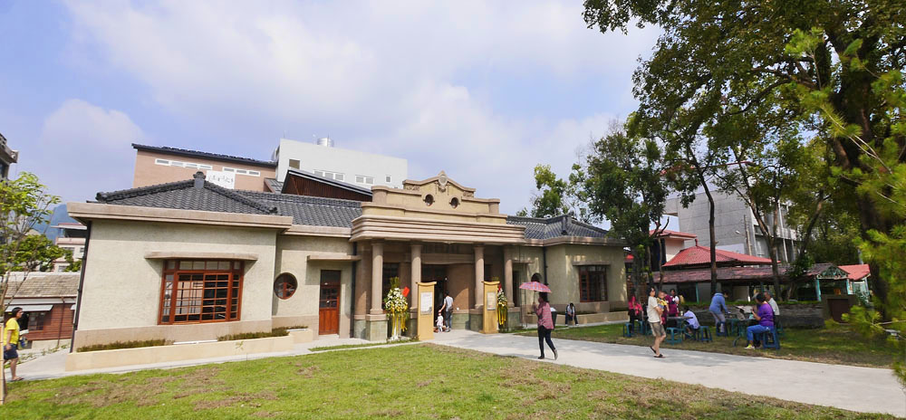 興建於1933年的美濃警察分駐所,整修後恢復昔日風采。(圖/張簡英豪 攝) 興建於1933年的美濃警察分駐所,整修後恢復昔日風采。(圖/張簡英豪 攝)