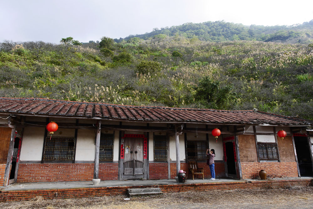 賴家古厝是南橫知名的賞花景點。(圖/張簡英豪 攝) 賴家古厝是南橫知名的賞花景點。(圖/張簡英豪 攝)