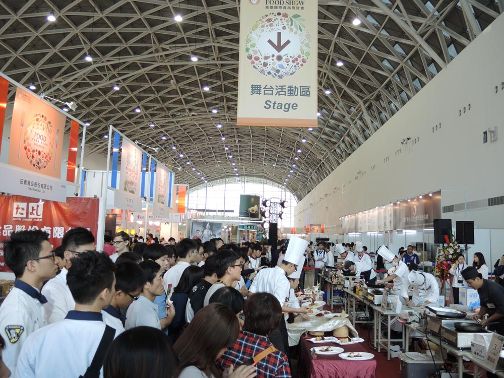 台灣城市綠色運輸新里程碑 認識高雄輕軌 台灣城市綠色運輸新里程碑 認識高雄輕軌