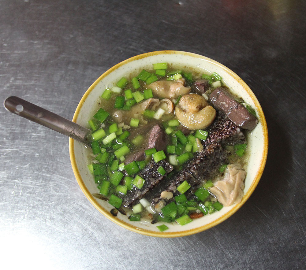 豬血湯。(quava·攝影) 豬血湯。(quava·攝影)