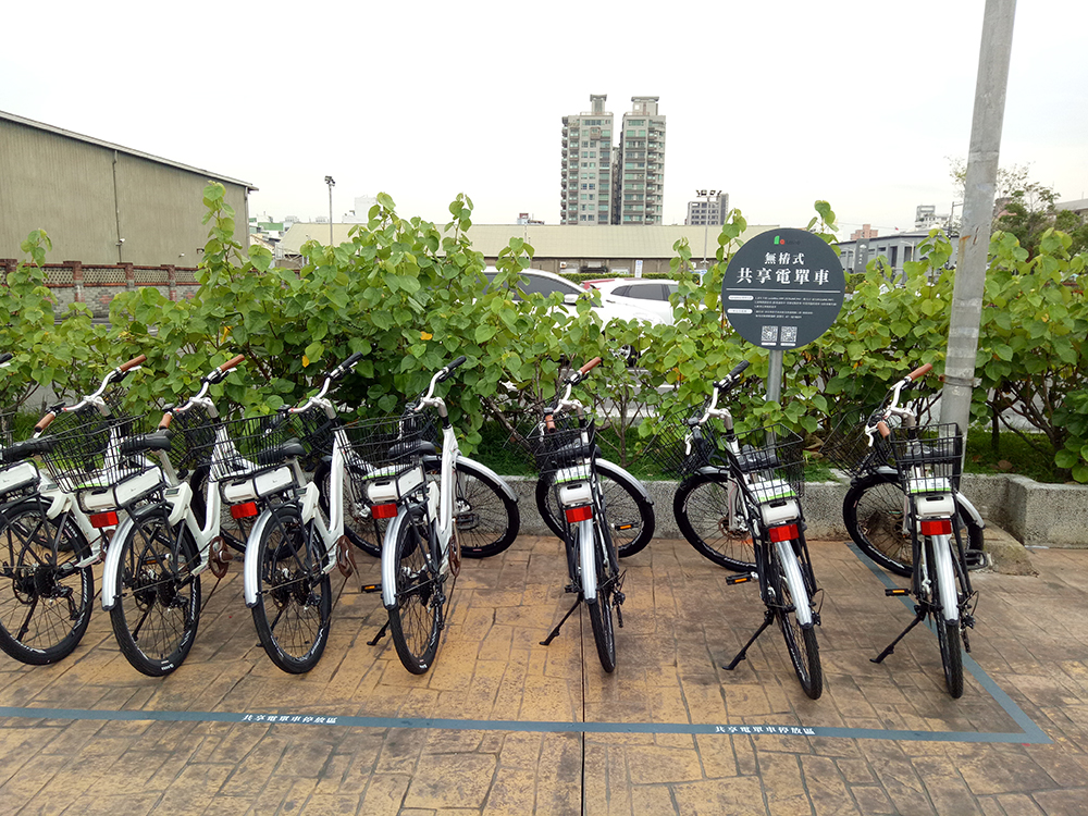 LavieBike 溜馬電動自行車,主要服務區域分布在哈瑪星、駁二香蕉碼頭。(圖片提供/ LavieBike) LavieBike 溜馬電動自行車,主要服務區域分布在哈瑪星、駁二香蕉碼頭。(圖片提供/ LavieBike)