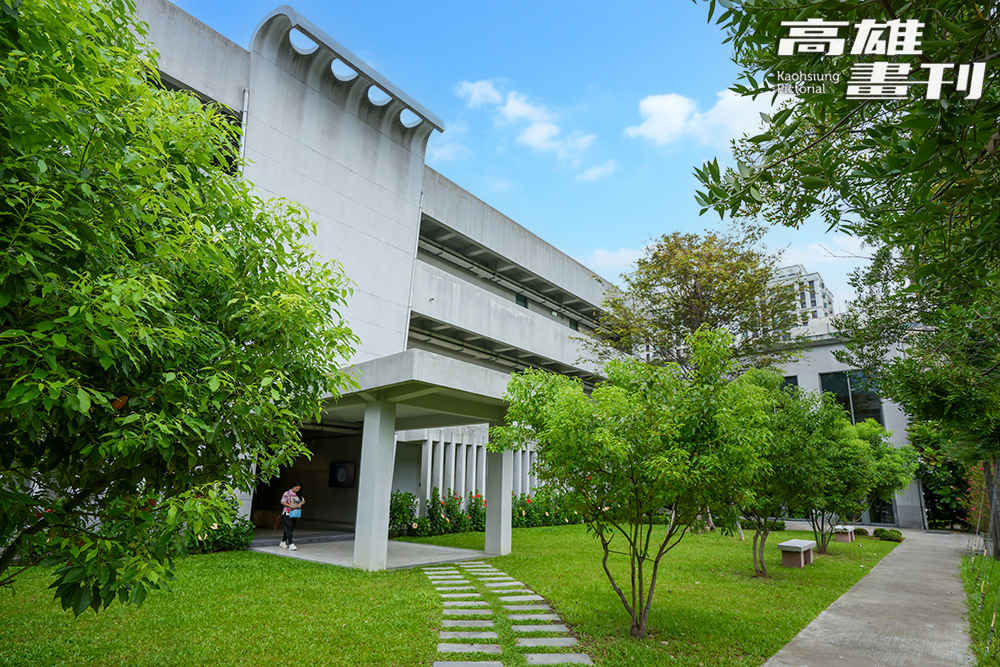 金馬賓館鄰近高雄港,是60年代軍人赴離島服役的中途驛站,永添藝術接手整建後,重生成為當代美術館。(攝影/Cindy Lee) 金馬賓館鄰近高雄港,是60年代軍人赴離島服役的中途驛站,永添藝術接手整建後,重生成為當代美術館。(攝影/Cindy Lee)