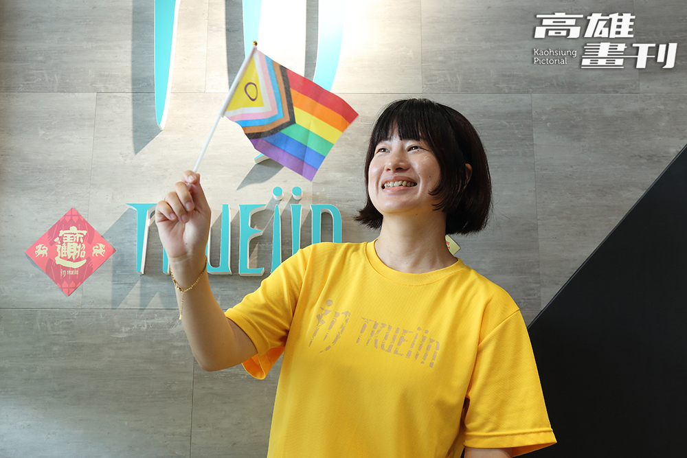 負責人方昭禪表示:「不管男生、女生或是多元性別的人,在『初應羽球高雄概念店』都不會受到歧視,而是同一的對待。」(攝影/Carter) 負責人方昭禪表示:「不管男生、女生或是多元性別的人,在『初應羽球高雄概念店』都不會受到歧視,而是同一的對待。」(攝影/Carter)