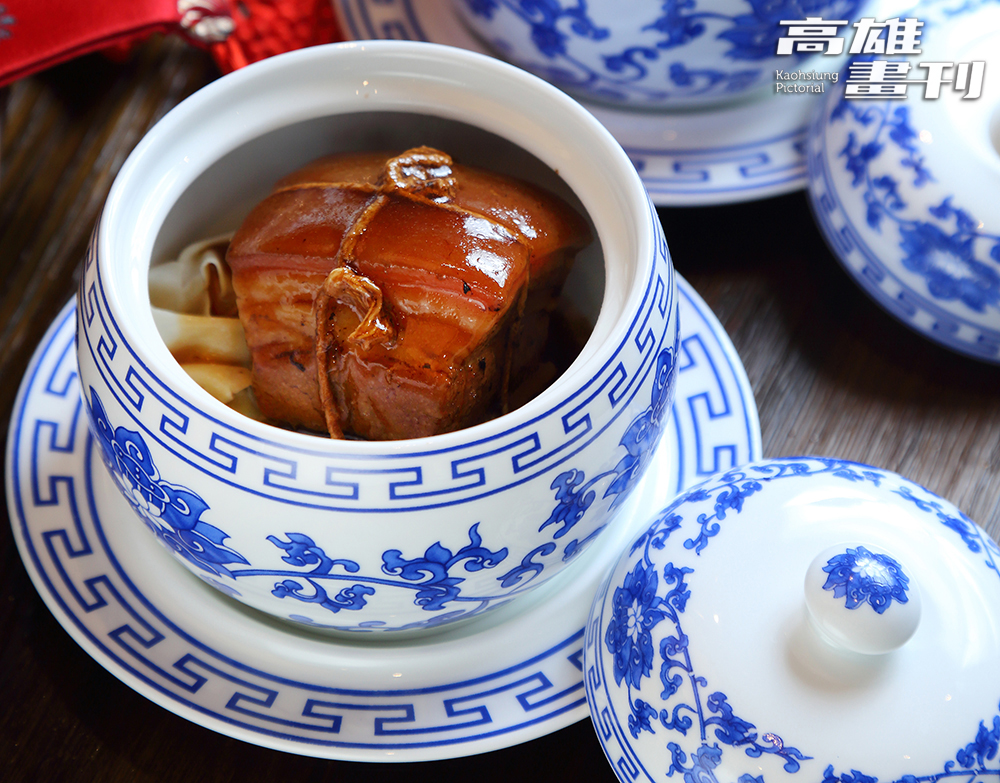經典名菜東坡肉肉質軟嫩,入口即化,經典名菜令人回味無窮。(攝影/Carter) 經典名菜東坡肉肉質軟嫩,入口即化,經典名菜令人回味無窮。(攝影/Carter)