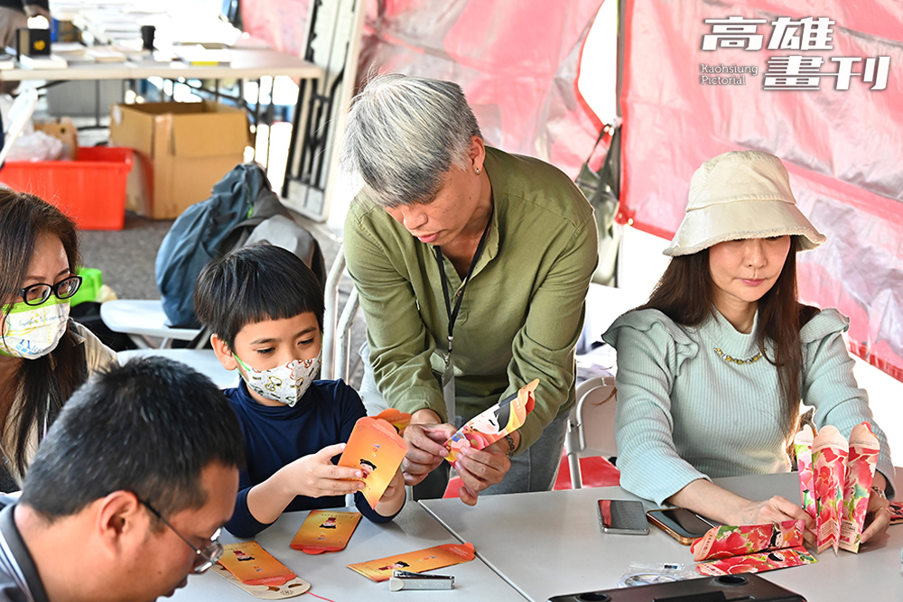 現場還有活動可以參與紅包等手作體驗。(攝影/Carter) 現場還有活動可以參與紅包等手作體驗。(攝影/Carter)