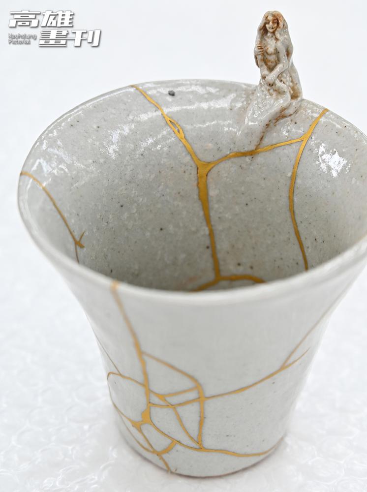 賴文進分享自己第一件完成度較高的修復作品，不平整的表面和細微瑕疵，紀念了初出茅廬、技藝尚未成熟的歲月。(攝影/Carter)