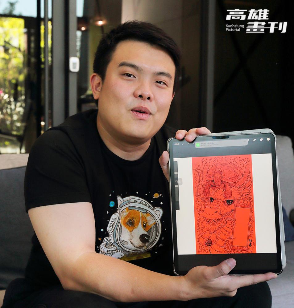 「每年年底要推出寵物春聯時，都要整整畫一個月。」邱頌唯說。(攝影/Carter)