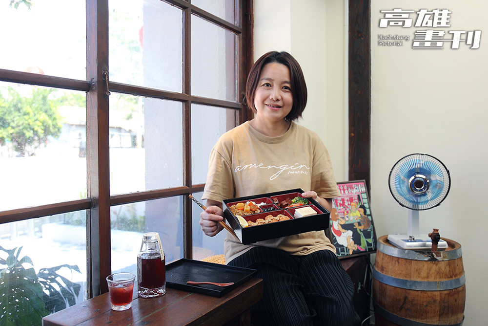 梅琴洋行女主人Peggy對眷村老房子有一份兒時記憶的特殊情感。(攝影/Carter)