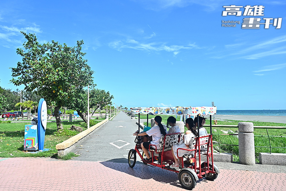 海風吹拂而來,帶著淡淡鹹味與海的氣息,在旗津海岸公園放慢步調,享受怡然自得的愜意時光。(攝影/Carter) 海風吹拂而來,帶著淡淡鹹味與海的氣息,在旗津海岸公園放慢步調,享受怡然自得的愜意時光。(攝影/Carter)