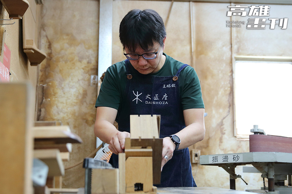 學員把木工當作他們療癒生活的方式。(攝影/Carter)