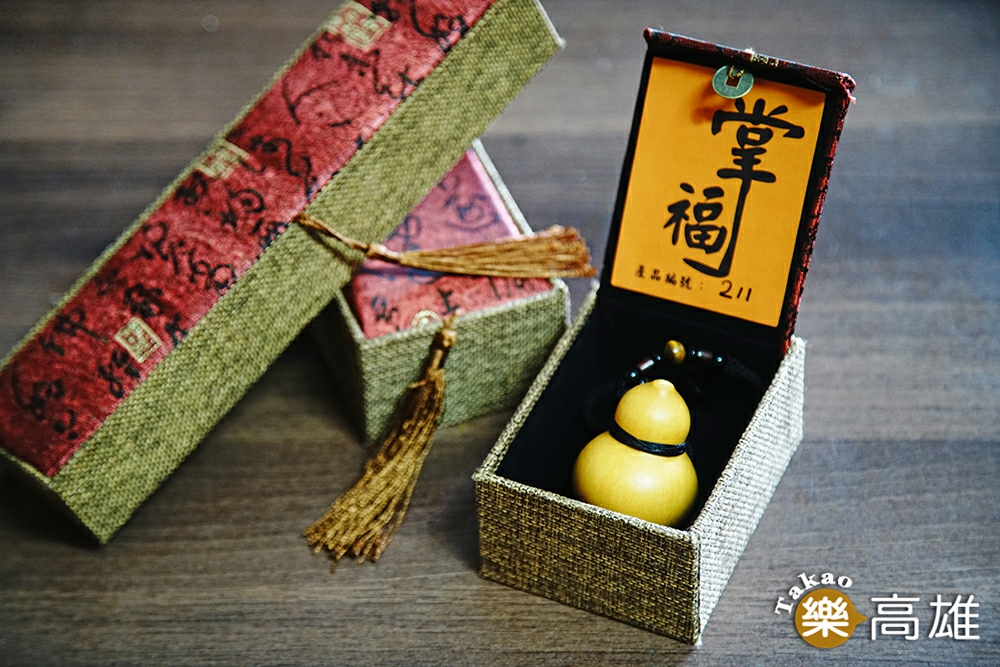 杉林葫蘆藝術設計的掌福,握在手上隨時間呈現質地光澤。(攝影/曾信耀) 杉林葫蘆藝術設計的掌福,握在手上隨時間呈現質地光澤。(攝影/曾信耀)