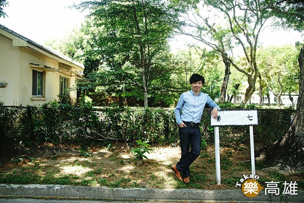 張J勉勵青年學子、輕熟族，遇上瓶頸或感到徬徨時，不妨去旅行，往往在旅途中能得到解答。（攝影/曾信耀）