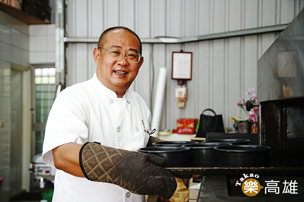 陳豐偉選擇以米為創作素材，遍尋產地食材到烘焙技法全都親自上陣。（攝影/曾信耀）