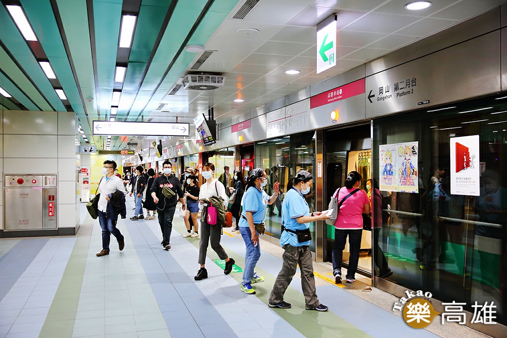 截至去年12月統計,高雄捷運日平均載量為194,812人次,能安全護送大家抵達目的地,背後有一群默默的黑夜英雄。(攝影/Carter) 截至去年12月統計,高雄捷運日平均載量為194,812人次,能安全護送大家抵達目的地,背後有一群默默的黑夜英雄。(攝影/Carter)