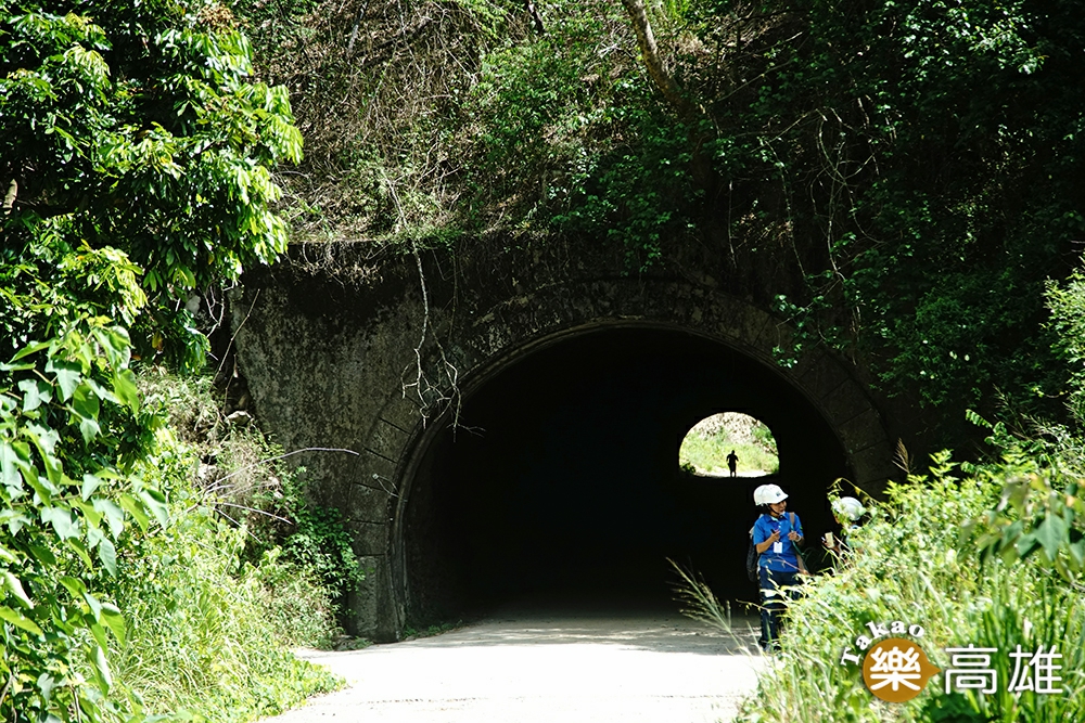 十八羅漢山山底下有六條隧道,是日治時期為了運輸樟腦、木材而開鑿。(攝影/曾信耀) 十八羅漢山山底下有六條隧道,是日治時期為了運輸樟腦、木材而開鑿。(攝影/曾信耀)