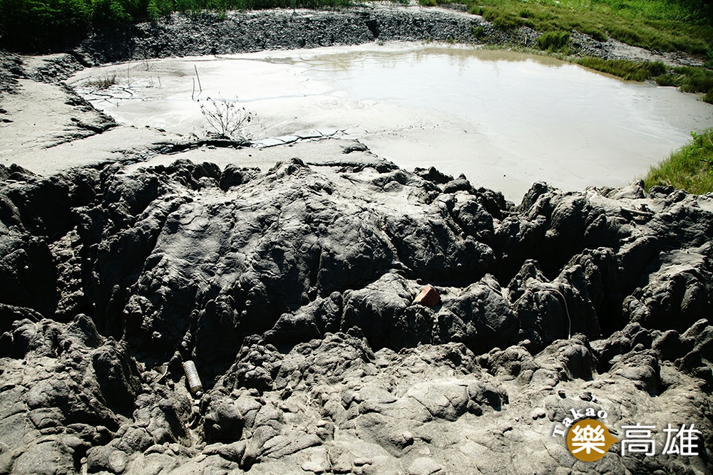 位於橋頭與燕巢交界的滾水坪，當地人稱為「滾水山」。（攝影/曾信耀）
