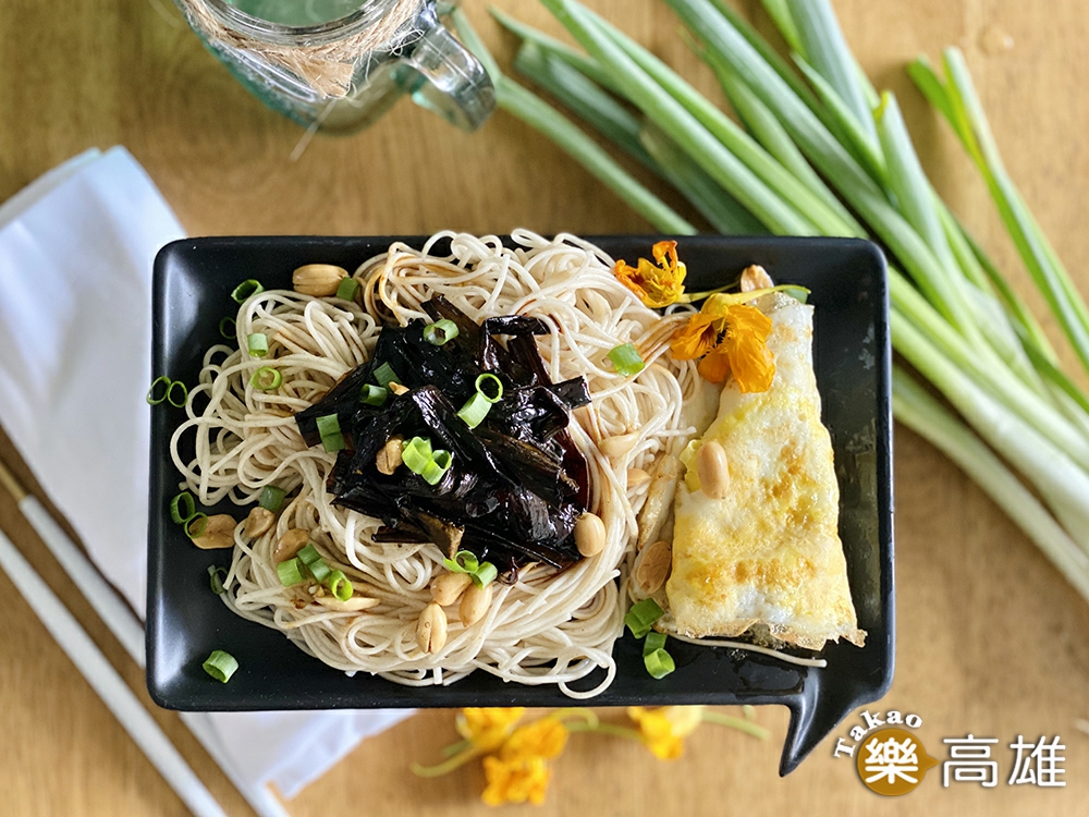 美食上的那抹翠綠，具有畫龍點睛的效果。(攝影/武傳鳳)
