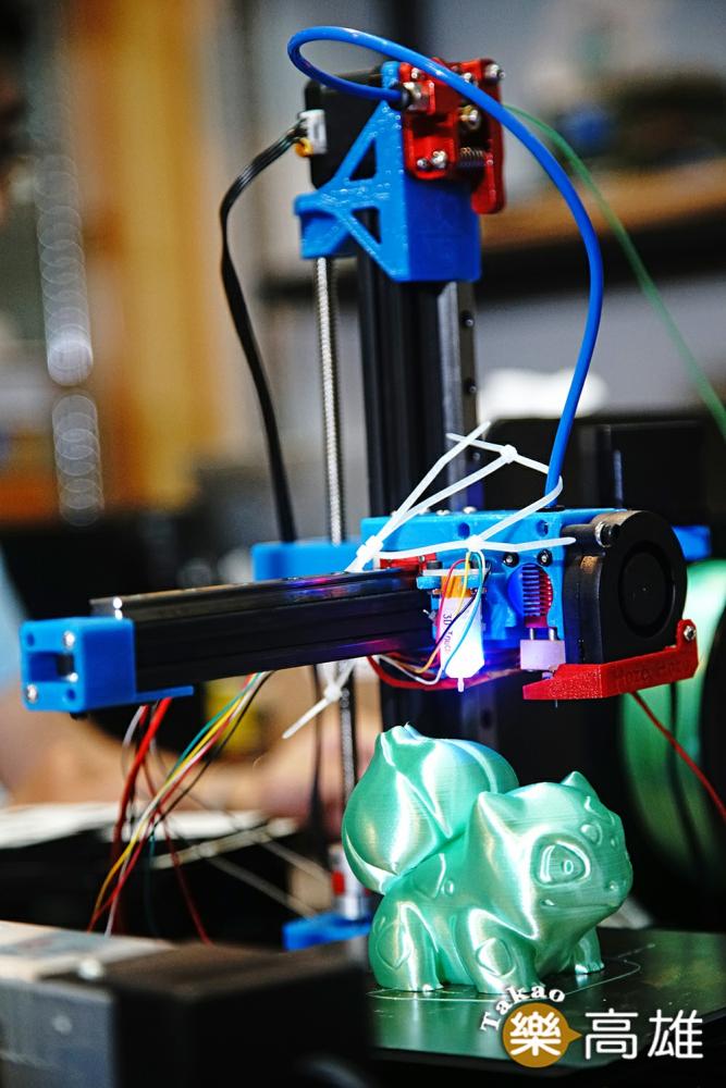 訴求永續經濟環保概念的3D列印機,採用保特瓶回收再製所生產的線材。(攝影/曾信耀) 訴求永續經濟環保概念的3D列印機,採用保特瓶回收再製所生產的線材。(攝影/曾信耀)