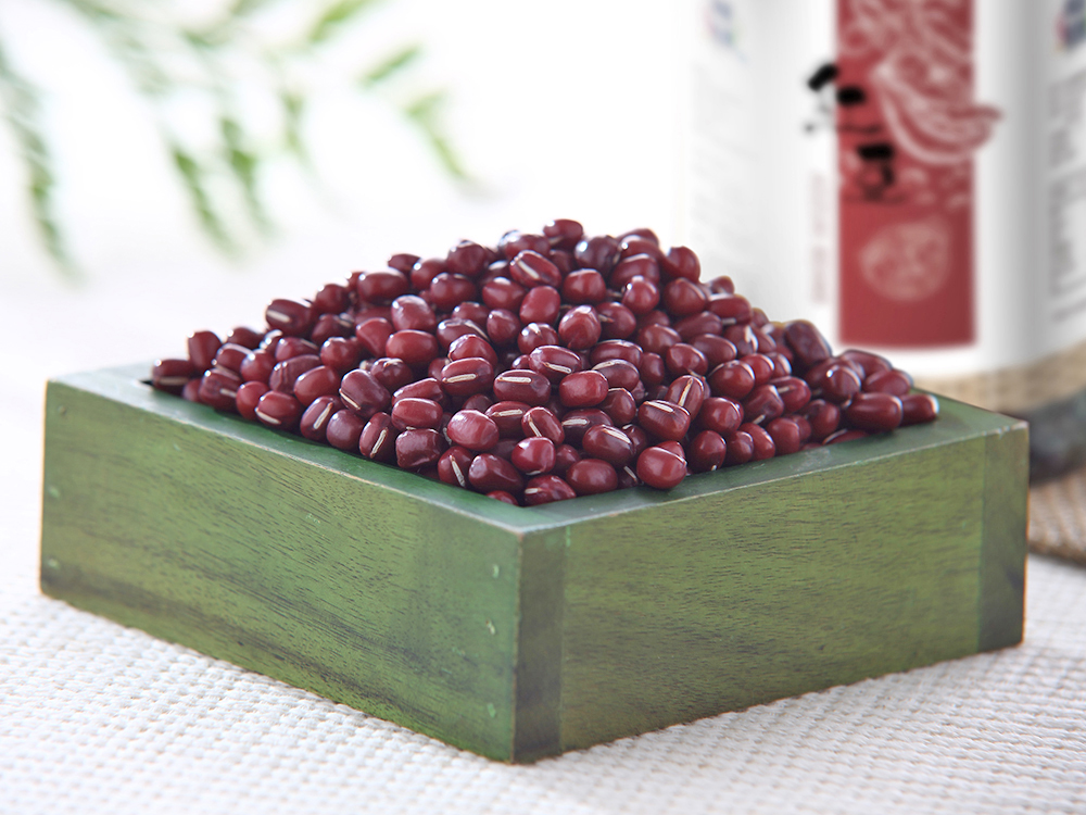 小巧的紅豆擁有浪漫的相思寓意。
